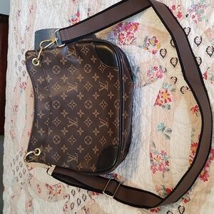 Faux Louis Vuitton shoulder bag with cloth strap